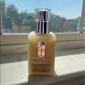 NEW Clinique moisturizing lotion